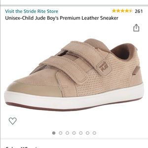 Boys stride rite size 8.5 leather sneakers